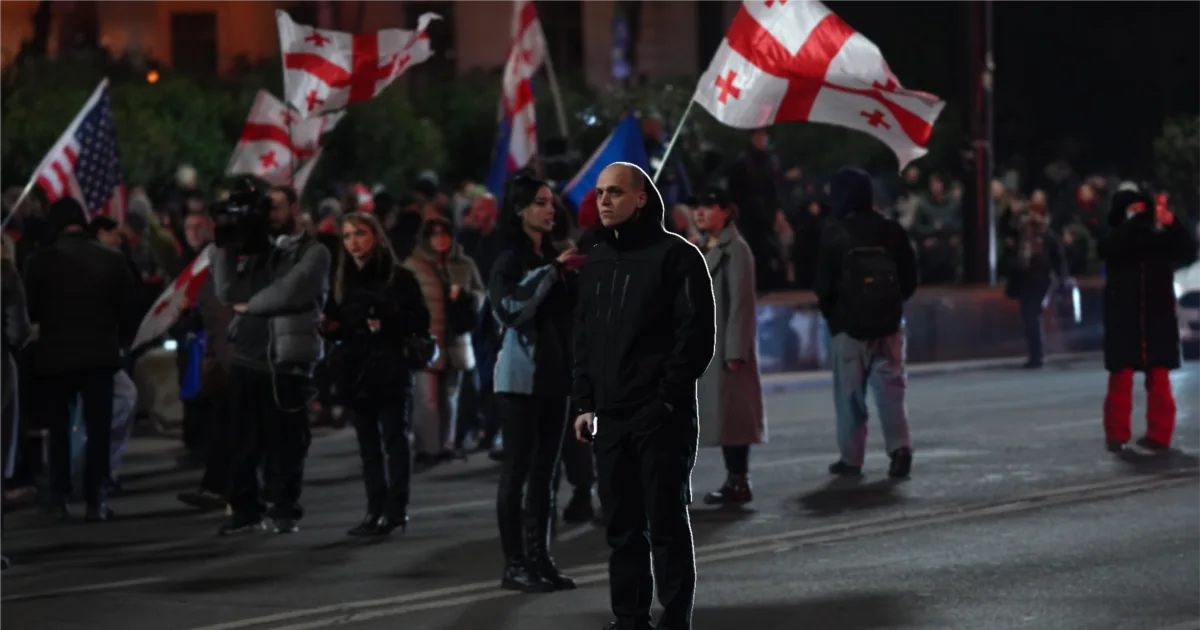 „ოცნების” მილიონერი დეპუტატის პოლიციელი სიძე ძველი თბილისის სამმართველოს სათავიდან წავიდა