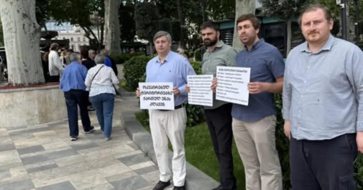„დაუშვებელია” — თბილისში რუსული ენის დღის აღნიშვნას პროტესტი მოჰყვა