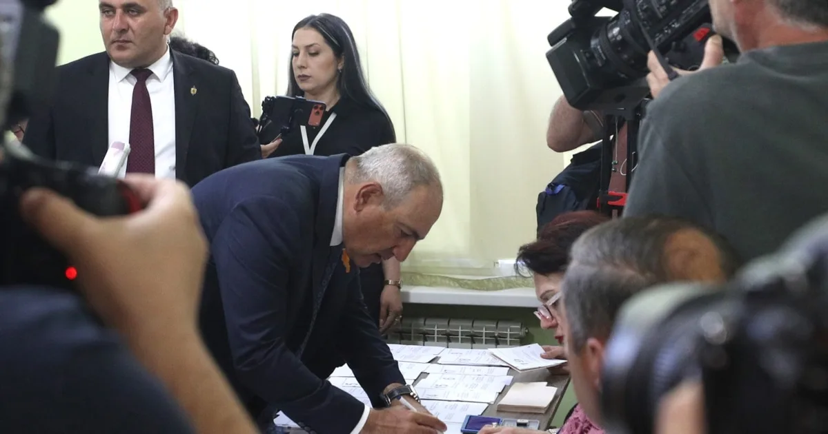 სომხეთის საპარლამენტო არჩევნები — ეგზიტპოლი: ფაშინიანის პარტია 56,7%-ით ლიდერობს
