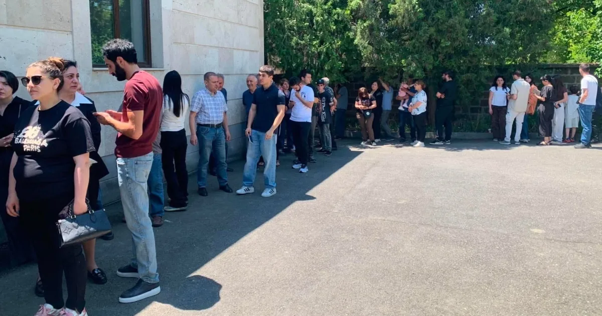 სომხეთის არჩევნები: 14:00 საათისთვის ამომრჩეველთა 33,84% მივიდა ხმის მისაცემად