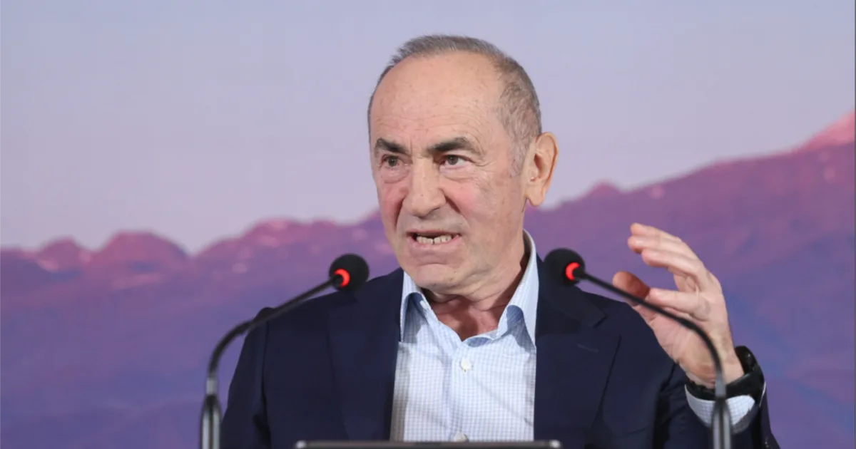 სომხეთიდან არ გაუშვეს არც ექსპრეზიდენტი ქოჩარიანი, რომელიც რუსეთში მიემგზავრებოდა